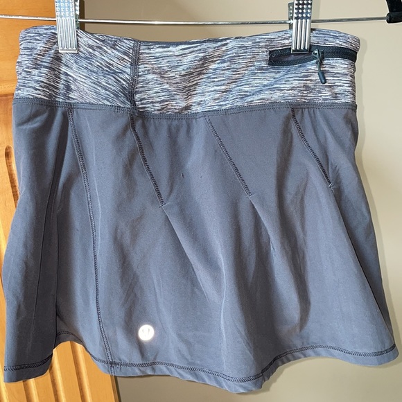 Lululemon Skort Size 4 - Picture 2 of 9